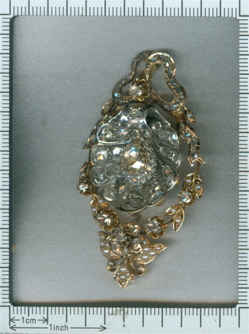 Antique pendant with big shell covered in diamonds can also be worn as brooch by Artiste Inconnu