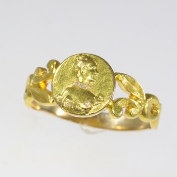 Vintage antique Art Nouveau gold ring with rose cut diamonds by Artista Sconosciuto