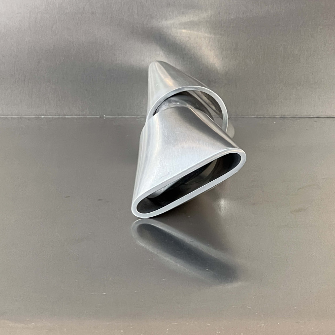 Kussenobject by Françoise Van den Bosch