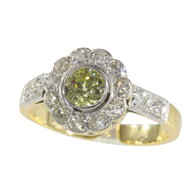 Vintage 1920's Belle Epoque / Art Deco diamond engagement ring with fancy colour center brilliant by Artista Desconhecido