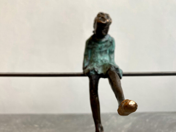 Nieuwe schoenen op hekje by Cher Mattijssen