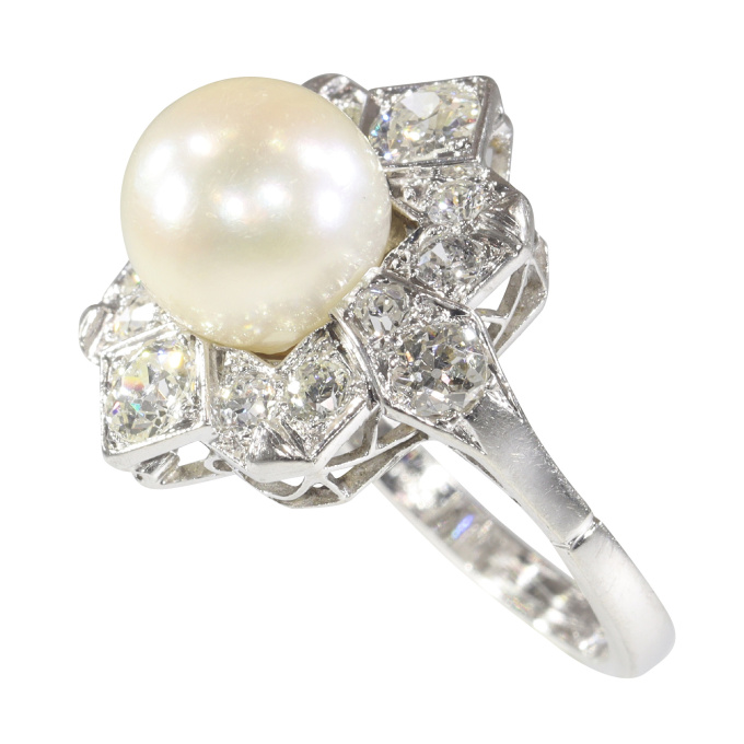 Vintage Art Deco platinum diamond pearl ring by Artista Sconosciuto
