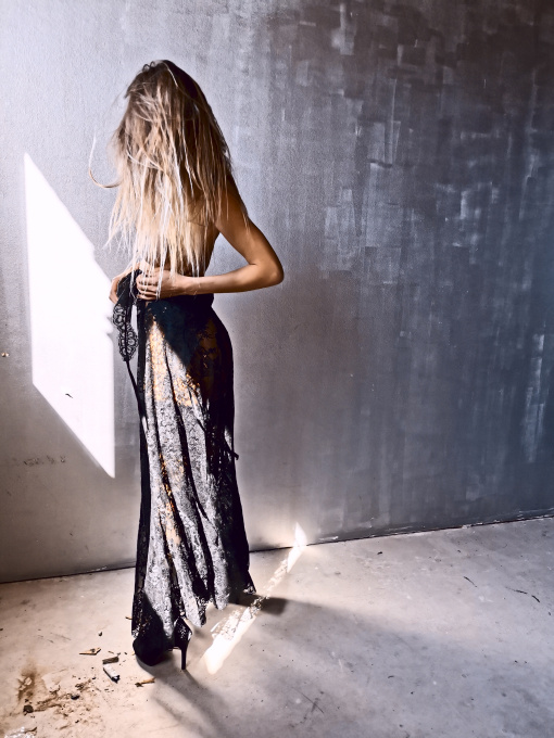 What about Grey by Seulement Femmes Annemarie Voûte