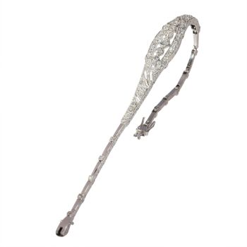 Dazzling Art Deco Diamond Bracelet – A Tribute to 1920s Modernity by Artista Desconocido