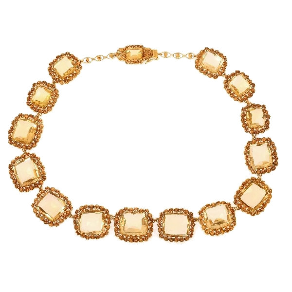 Antique necklace gold cannetille filigree work with 15 big citrine stones by Artista Sconosciuto