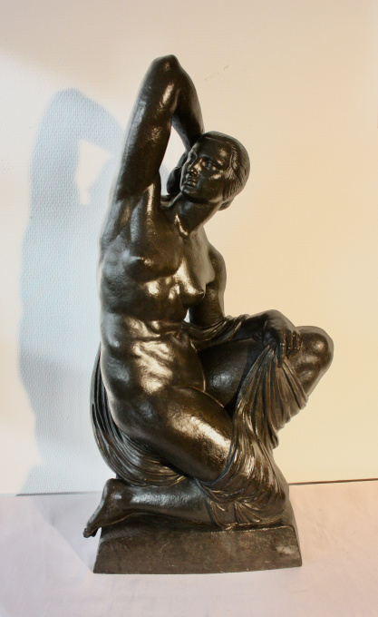 Femme avec Drape by Joe Descomps-Cormier