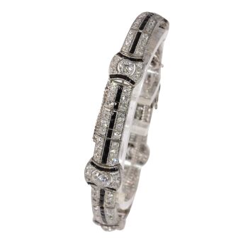 A Dazzling Statement of Art Deco: Platinum Bracelet with Diamonds and Onyx by Unbekannter Künstler