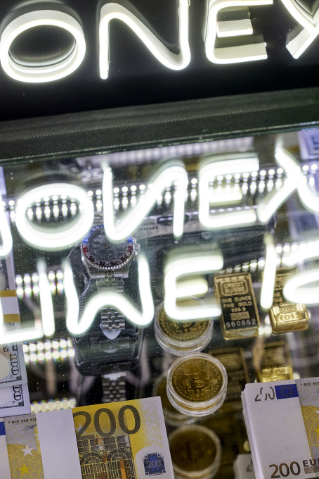 Time is Money box by Phantom Art