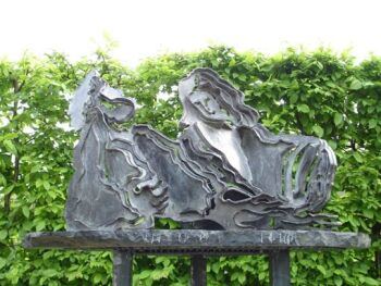 pieta by Linda Verkaaik