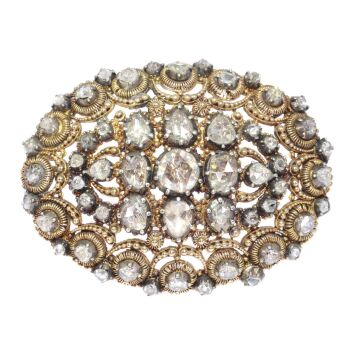 Antique Dutch brooch in unusual design with filigree and rose cut diamonds by Artista Desconocido