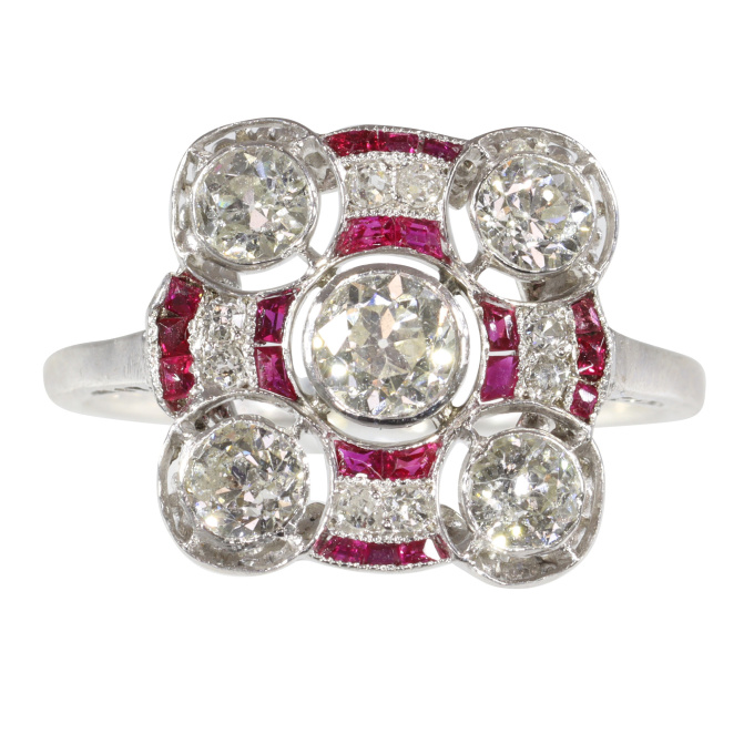 1920s Art Deco Diamond and Ruby Ring – A Romantic Legacy in Platinum by Artista Desconocido