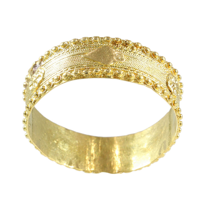 Antique 18K Gold Wedding Band, Circa 1820 – Wear a Piece of History, Feel the Love by Artiste Inconnu