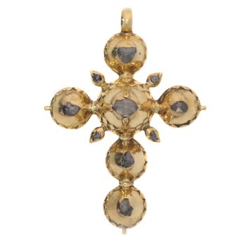 Pre Victorian antique gold cross with foil set rose cut diamonds by Artista Sconosciuto