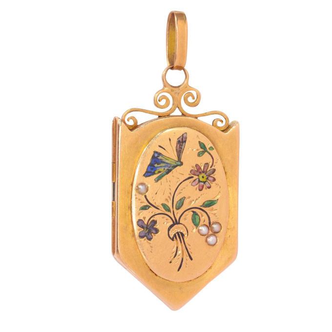 Antique 18K French gold locket with enamel work butterfly on flowers by Onbekende Kunstenaar