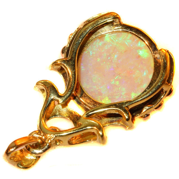Vintage multi colour gold pendant with cabochon opal Style Japonais by Unbekannter Künstler