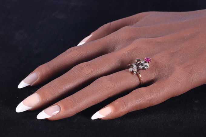 Vintage antique gold ring with fancy colour diamond, natural ruby and old mine cut diamonds by Artiste Inconnu