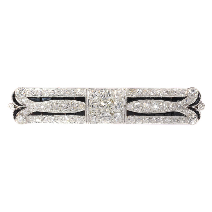 Diamond Loaded Strong Stylish Platinum Art Deco Brooch with over 7 crts diamonds by Unbekannter Künstler