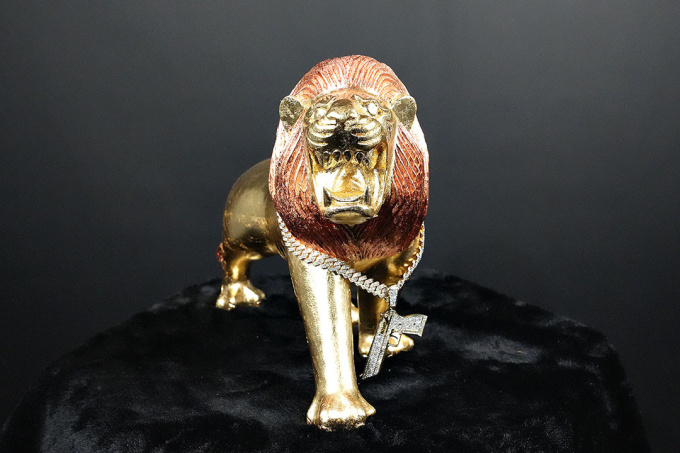 Golden Lion by Artista Sconosciuto