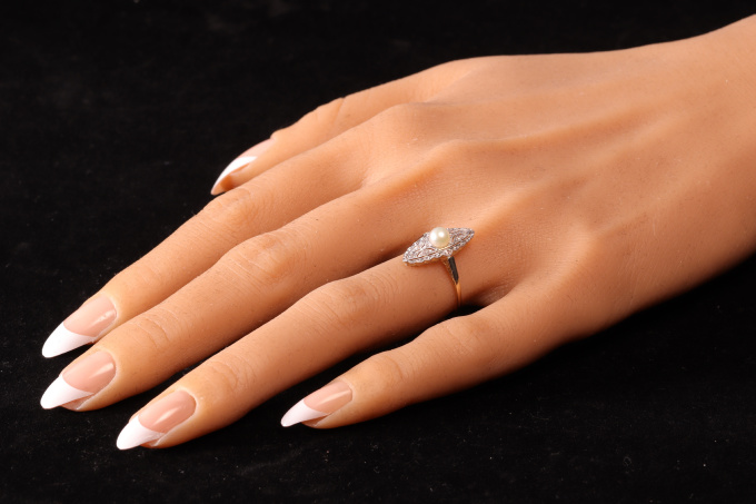 Vintage Edwardian Art Deco diamond and pearl marquise shaped ring by Unbekannter Künstler