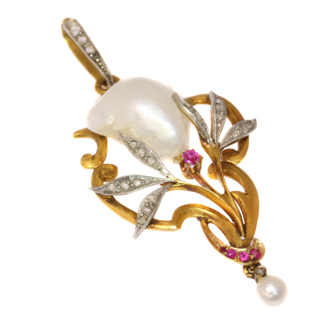 French Art Nouveau pendant with big Mississippi dog tooth pearl diamonds rubies by Artista Sconosciuto