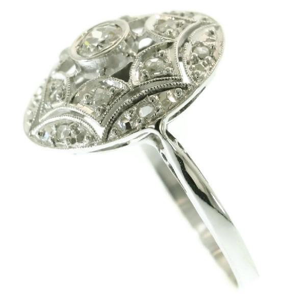 Sparkling vintage Art Deco diamond engagement ring by Onbekende Kunstenaar