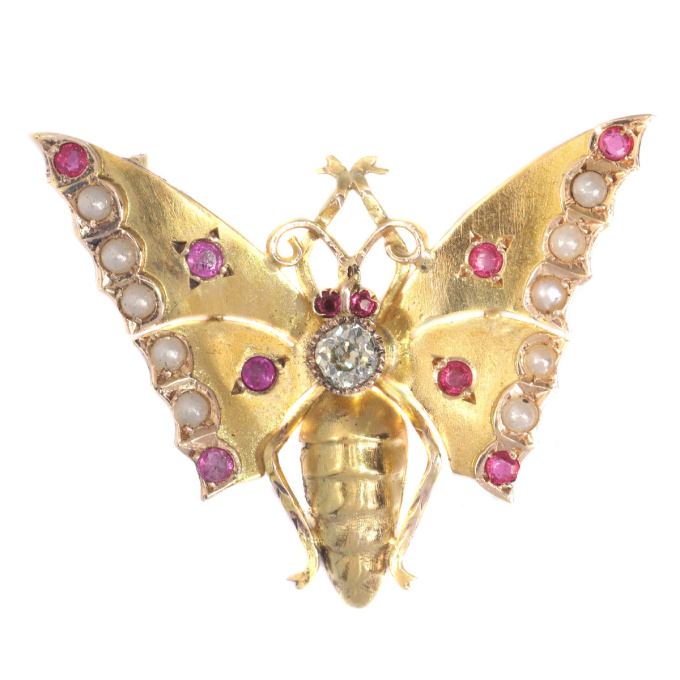 Antique gold Victorian butterfly brooch by Artista Desconhecido