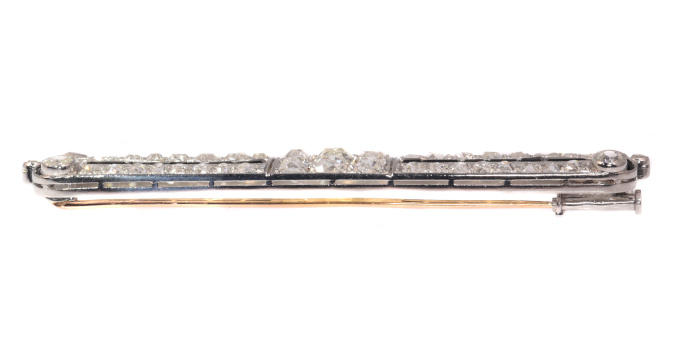 Diamond Loaded Strong Stylish Platinum Art Deco Brooch with over 7 crts diamonds by Unbekannter Künstler