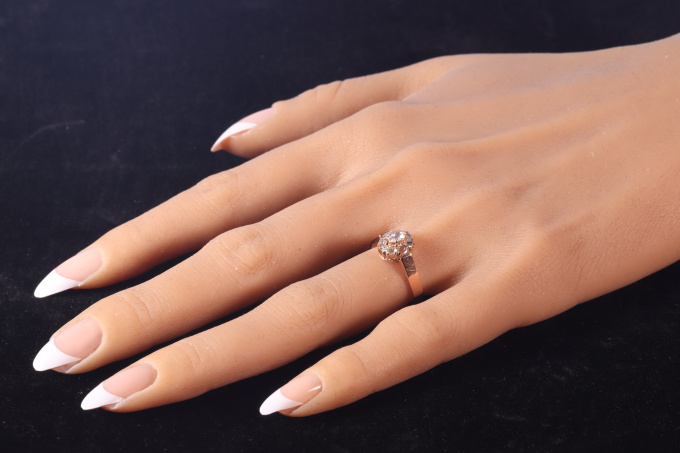 Vintage rose gold antique rozet diamond ring with rose cut diamonds by Artista Desconocido