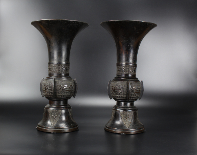 A Pair Of Large Chinese Archaistic Bronze ‘gu' Vases, Ming / Qing Dynasty, 17th-18th Century by Artista Sconosciuto