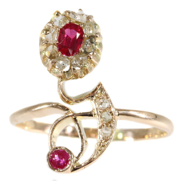 Typical strong design Art Nouveau ruby and diamond ring by Artista Desconocido