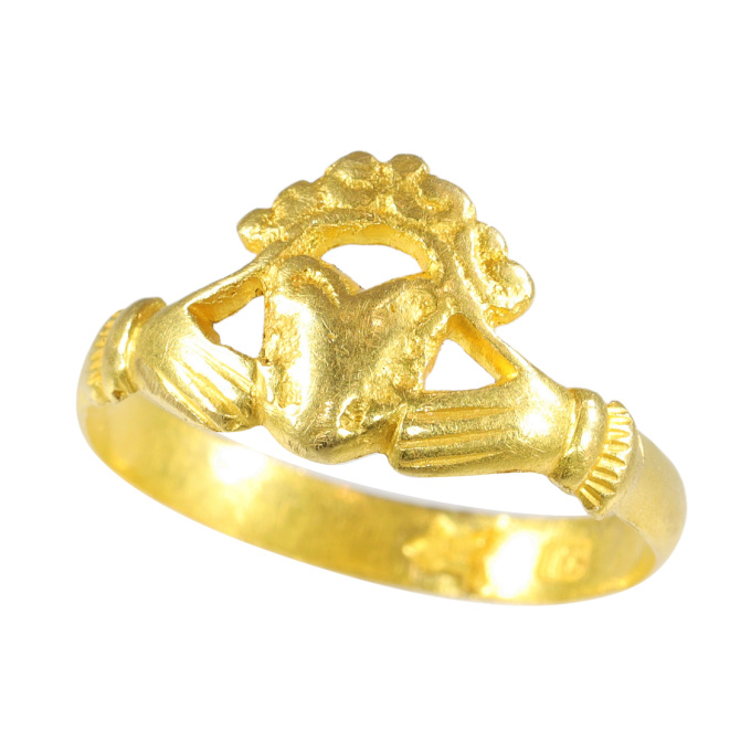 Love Across Centuries: A Dutch 1670 Claddagh Ring by Artista Desconocido