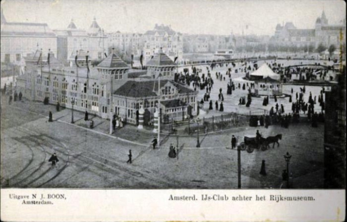 Stadsgezicht Amsterdam, Van Baerlestraat met het Koninklijk Concertgebouw en de Amsterdamse IJsclub by Wilbrandus Joannes Koppius