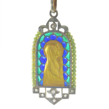 Vintage antique 18K gold Maria medal with diamonds and plique-a-jour enamel by Unbekannter Künstler