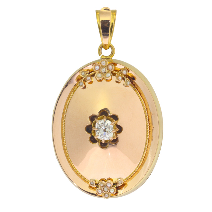 Vintage antique 18K gold locket with large old mine brilliant cut diamond by Artista Sconosciuto