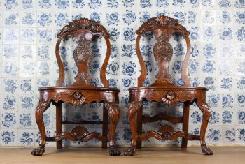 A pair of Dutch Colonial Solid Satinwood Chairs, Ceylon 18th century by Onbekende Kunstenaar