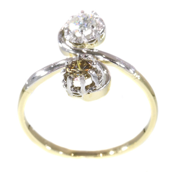 Vintage Fifties romantic engagement ring with white and champagne brilliant by Unbekannter Künstler