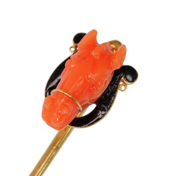 Equestrian Elegance: An Antique French Coral Horse Head Tiepin by Onbekende Kunstenaar