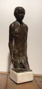 Staande jongeman by Peter de Jong