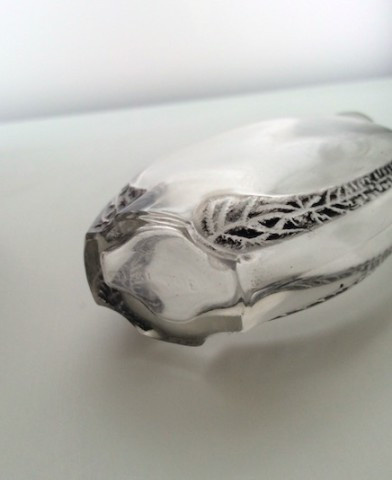 A very elegant flacon ‘Lac Dor’ for Lubin by Lalique by René Lalique