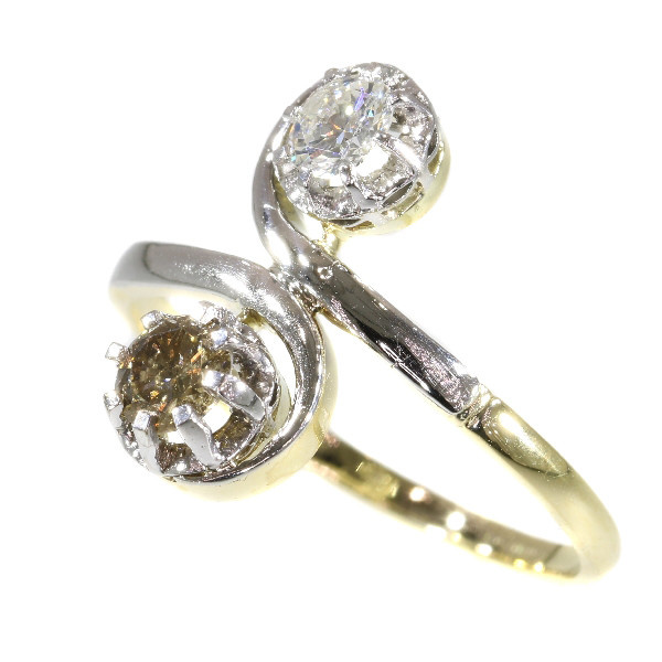 Vintage Fifties romantic engagement ring with white and champagne brilliant by Unbekannter Künstler