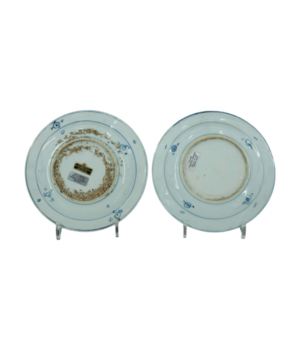 A pair of inscribed blue and white ‘Wild Goose Pagoda’ dishes for the Japanese market, Ko-Sometsuke, Ming dynasty, Tianqi Period (1621–1627). by Artiste Inconnu