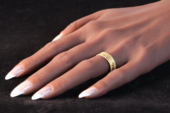 Antique 18K Gold Wedding Band, Circa 1820 – Wear a Piece of History, Feel the Love by Artiste Inconnu