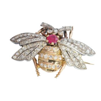 Interbellum Bee Brooch with Diamonds and Ruby in Gold and Silver by Unbekannter Künstler