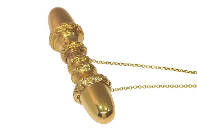Antique Dutch 18K gold mystery jewel pendant on chain by Artista Desconhecido