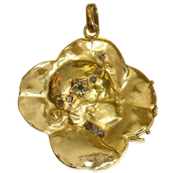Antique Art Nouveau good luck charm locket with four leaf clover woman's head by Unbekannter Künstler