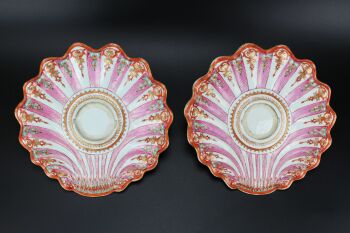 Two Chinese porcelain famille rose Mancerina plates, Qianlong Qing dynasty c. 1770 Chinese export dishes for the Spanish / Mexican market by Onbekende Kunstenaar