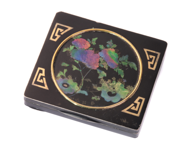 Art Deco cigarette case linked to General MacArthur and Charles Lindbergh? by Artista Desconocido