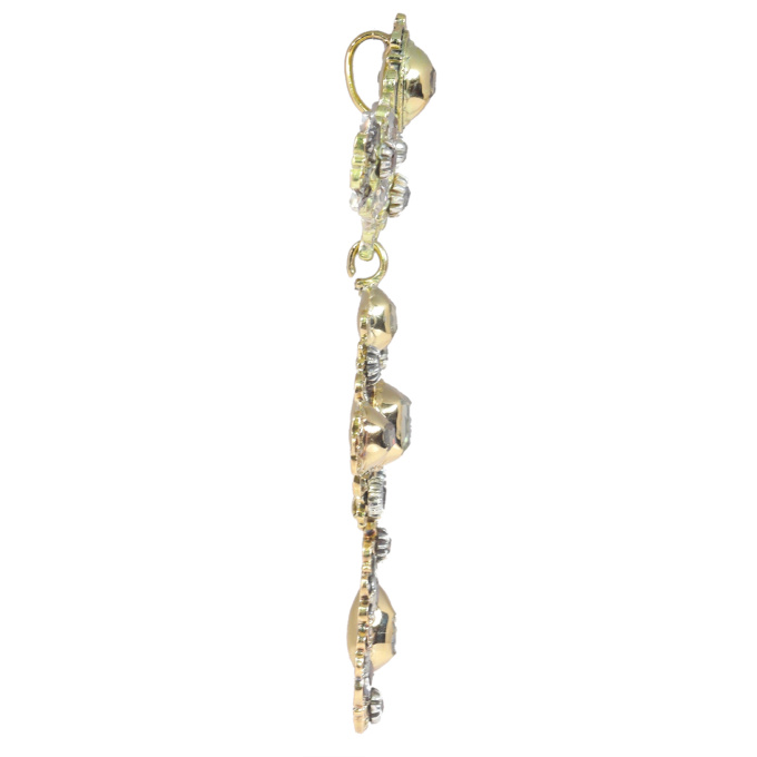 Antique early 18th Century diamond cross - a so-called à la Jeannette - with extraordinary large table rose cut by Onbekende Kunstenaar