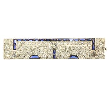Must See! Strong design Art Deco platinum brooch diamonds and sapphires by Unknown artist