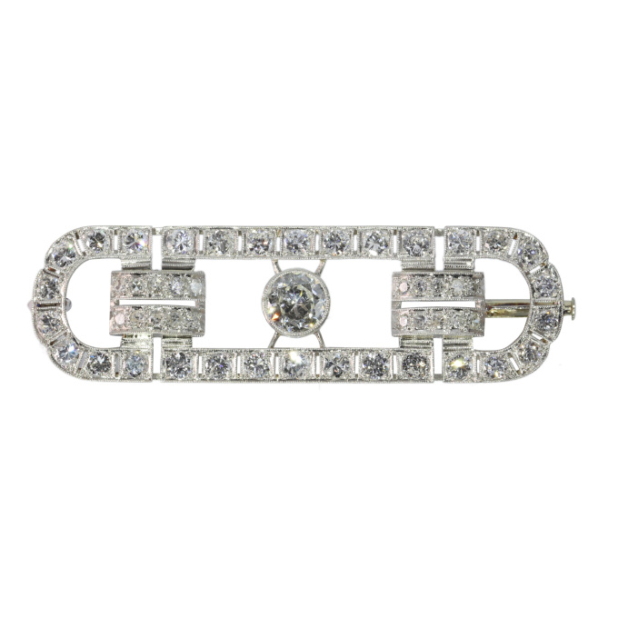 Art Deco-Inspired Gentleman’s Brooch – Vintage Fifties Design with 4.92ct Diamonds by Artista Desconocido